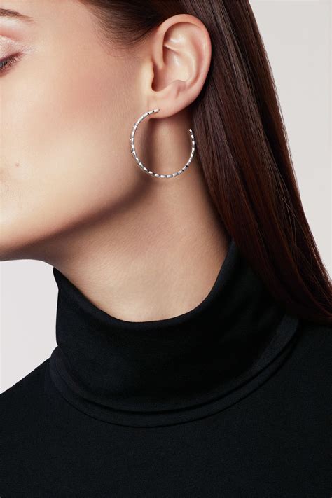 chanel coco crush earrings.